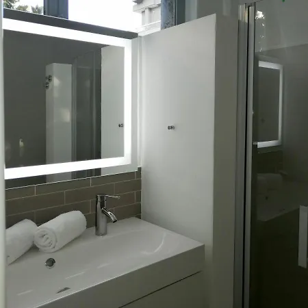Lakescape Apartment